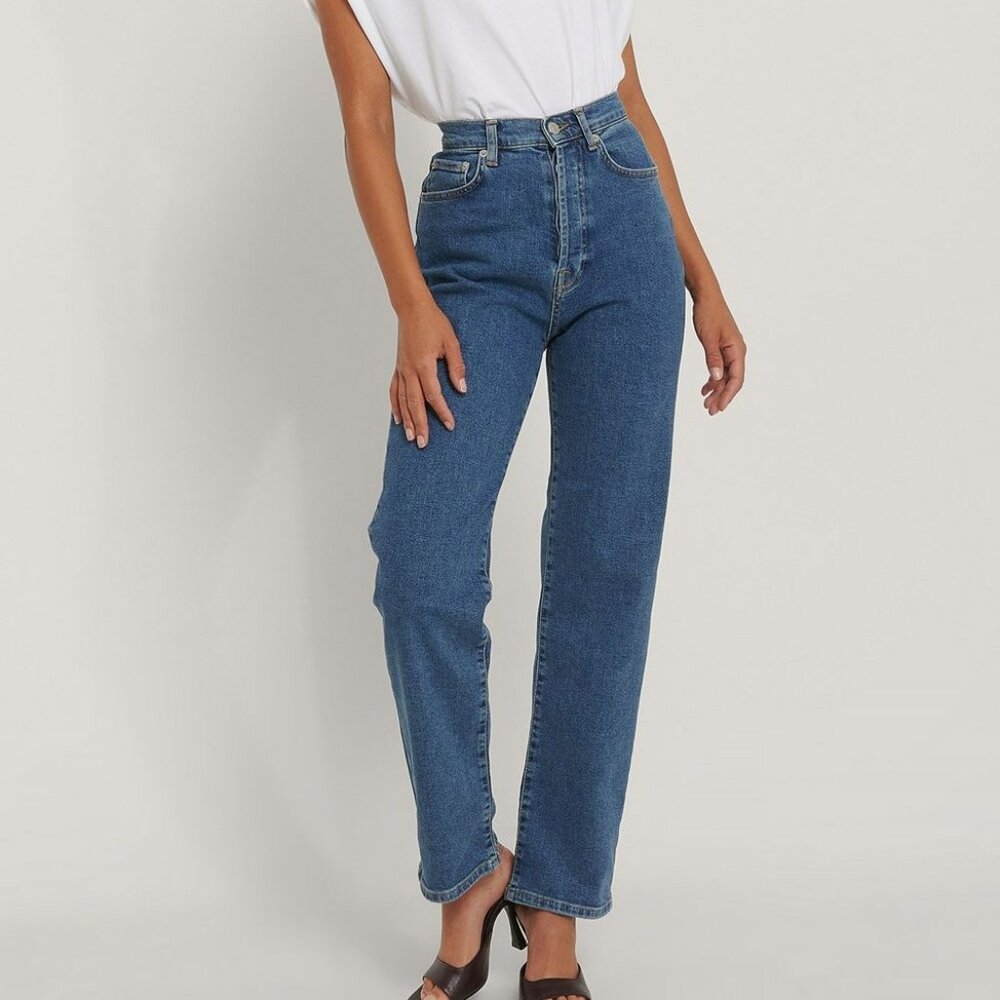 Na-kd Women's straight high rise waist classic blue Jeans denim